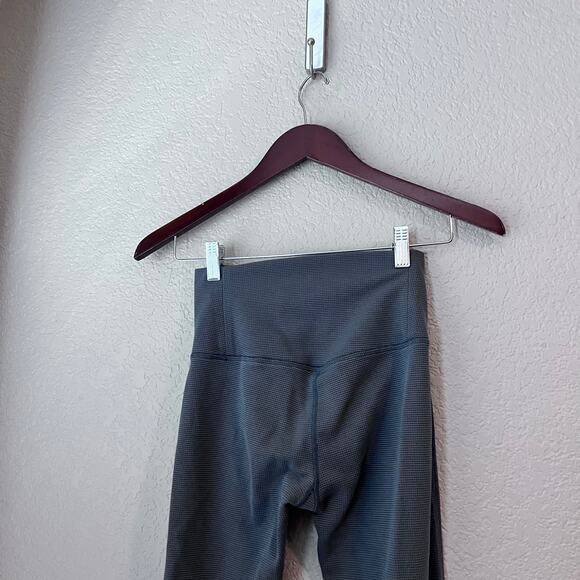 Vuori Bayview Women’s Thermal Leggings Waffle Gray Logo XS Waistband - Picture 7 of 8